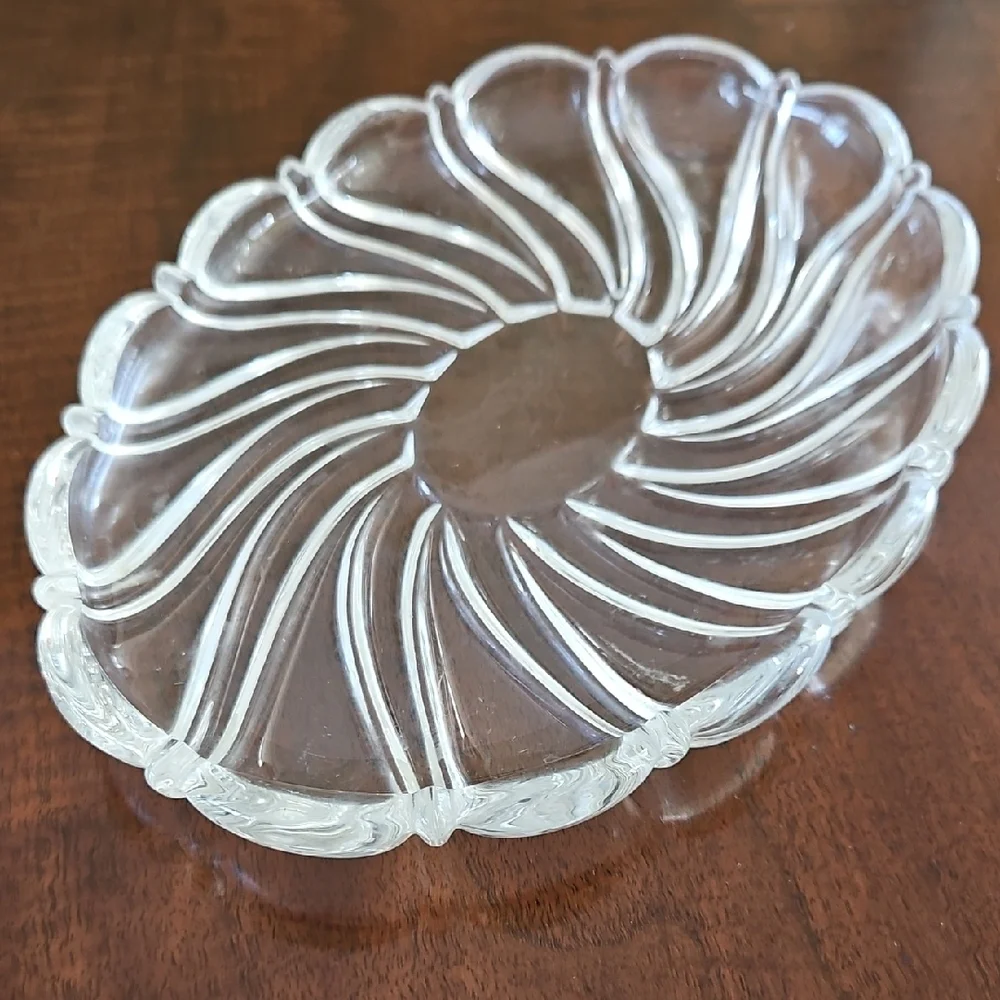 Mikasa Peppermint Swirl Glass Dish
